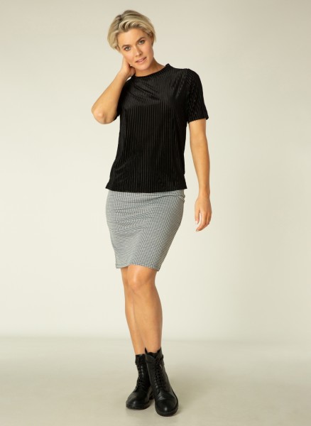 E001129-1001-BlackWhite-Front-44419